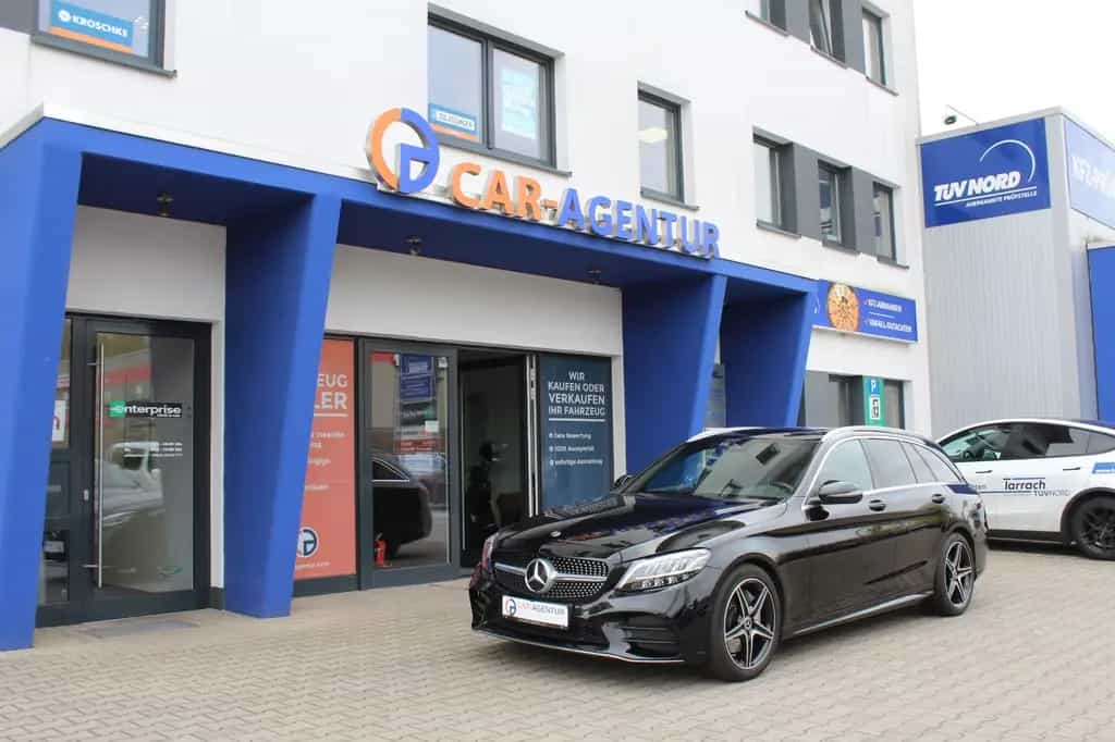 Mercedes-Benz C 300 T d*AMG Line*Scheckheft*8-fach AMG Felgen 12/2019-photo-0