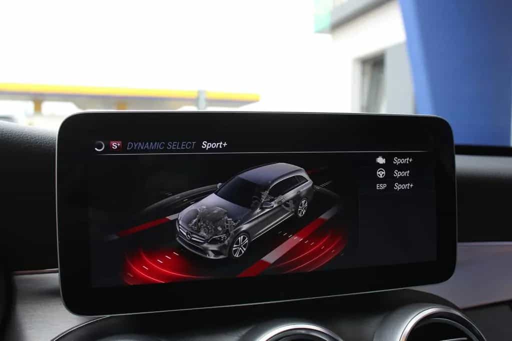 Mercedes-Benz C 300 T d*AMG Line*Scheckheft*8-fach AMG Felgen 12/2019-photo-18