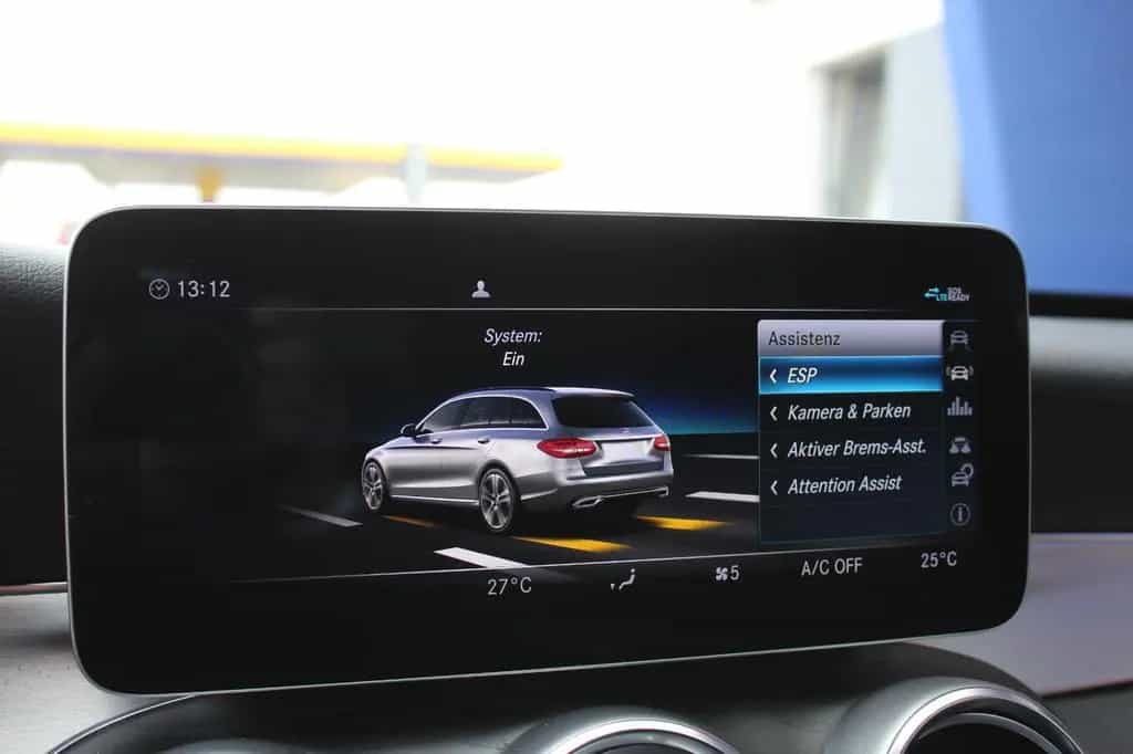 Mercedes-Benz C 300 T d*AMG Line*Scheckheft*8-fach AMG Felgen 12/2019-photo-19