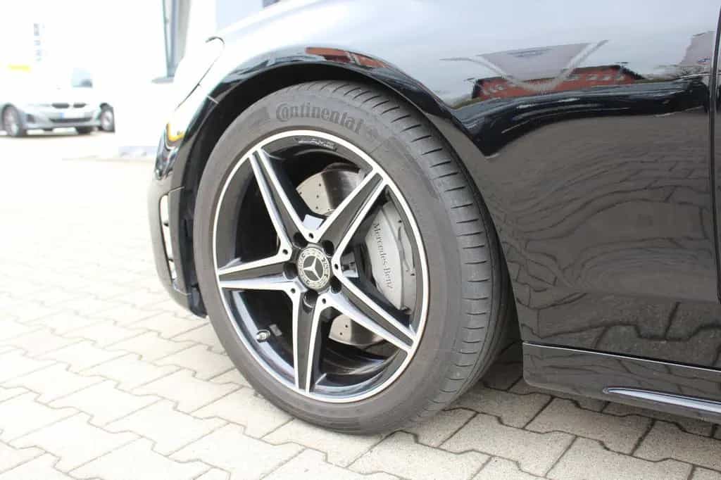 Mercedes-Benz C 300 T d*AMG Line*Scheckheft*8-fach AMG Felgen 12/2019-photo-23
