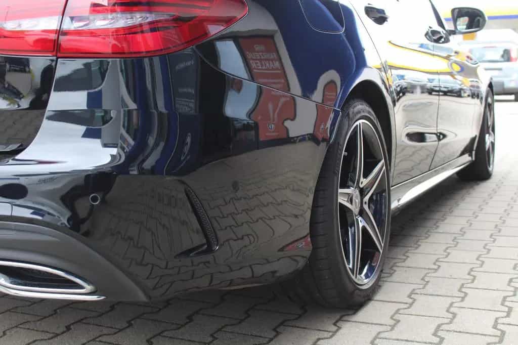 Mercedes-Benz C 300 T d*AMG Line*Scheckheft*8-fach AMG Felgen 12/2019-photo-6