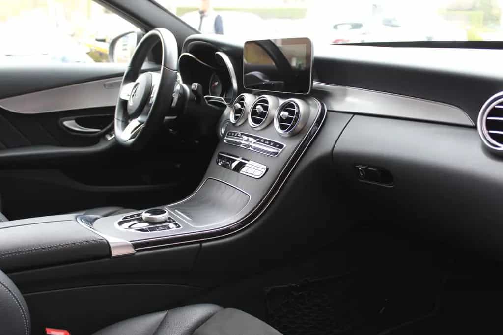 Mercedes-Benz C 300 T d*AMG Line*Scheckheft*8-fach AMG Felgen 12/2019-photo-7