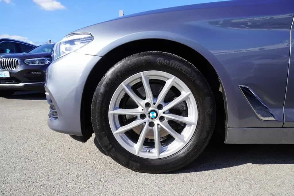 BMW 5 Series 520i Touring*NAVI*LED*SEHR GEPFLEGT* 01/2019-photo-11