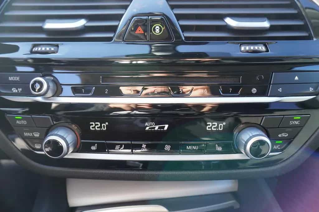 BMW 5 Series 520i Touring*NAVI*LED*SEHR GEPFLEGT* 01/2019-photo-26