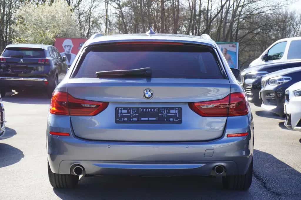 BMW 5 Series 520i Touring*NAVI*LED*SEHR GEPFLEGT* 01/2019-photo-4