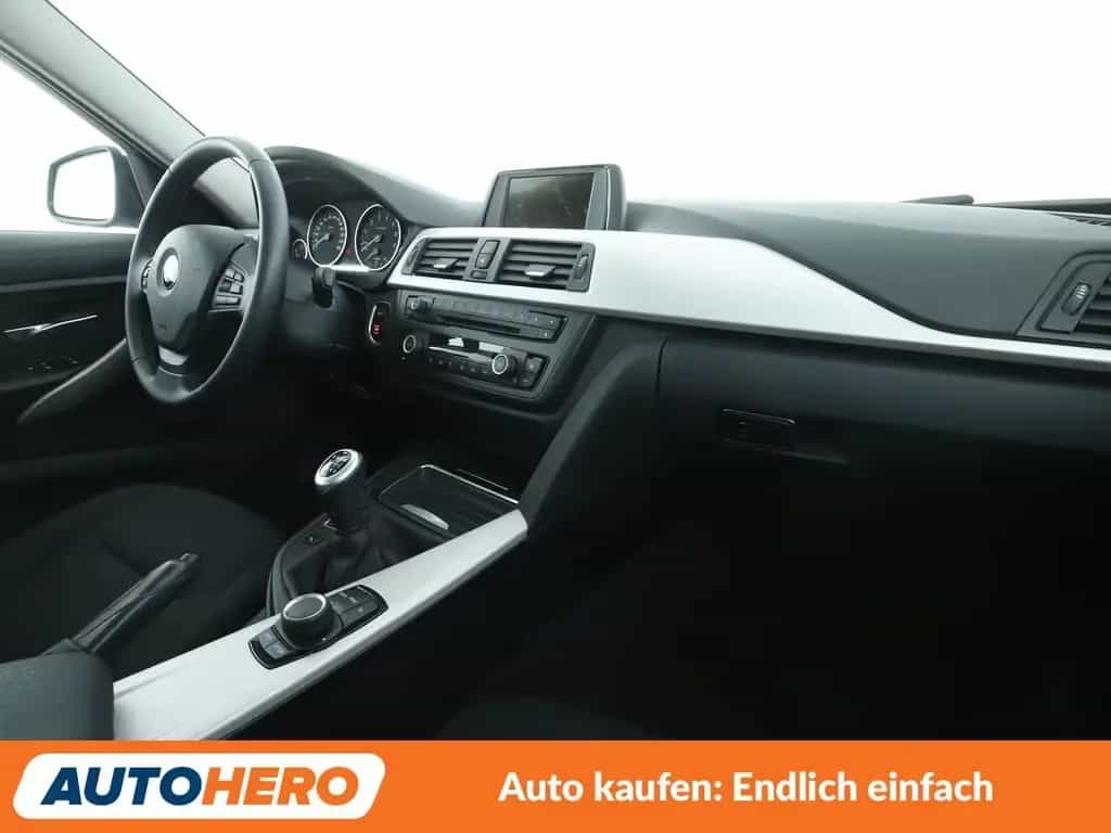 BMW 3 Series 03/2015-photo-12