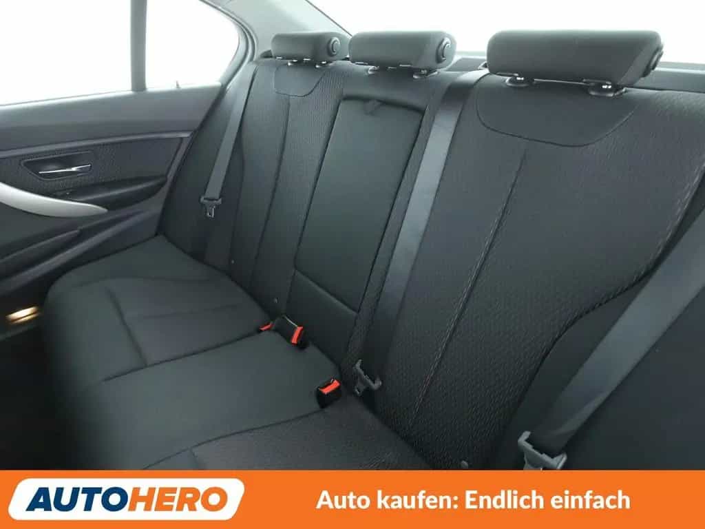 BMW 3 Series 03/2015-photo-13