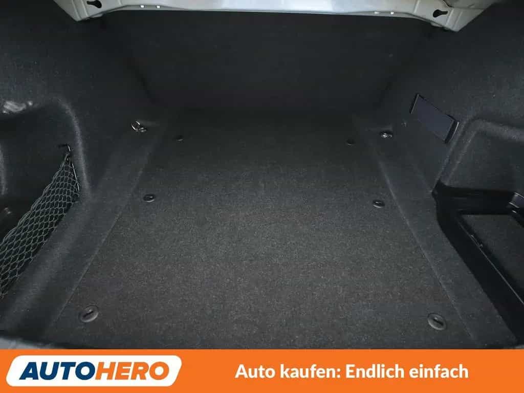BMW 3 Series 03/2015-photo-17