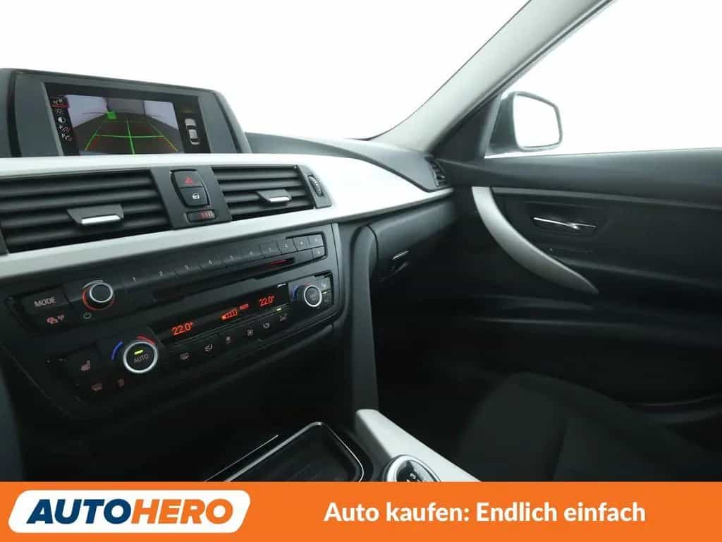 BMW 3 Series 03/2015-photo-25