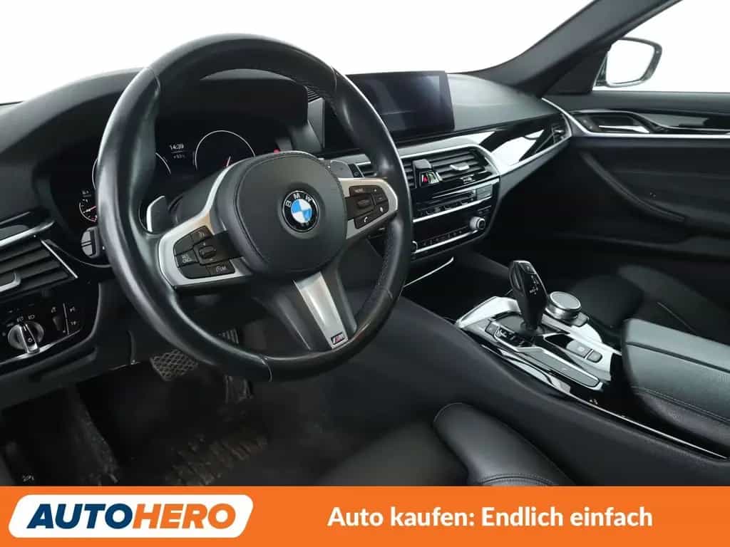 BMW 520 5er 520d Sport Line Aut.*NAVI*TEMPO*CAM*PDC* 11/2018-photo-10
