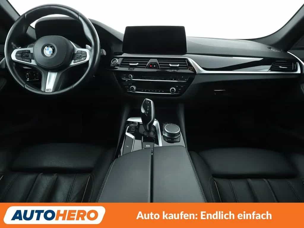 BMW 520 5er 520d Sport Line Aut.*NAVI*TEMPO*CAM*PDC* 11/2018-photo-11