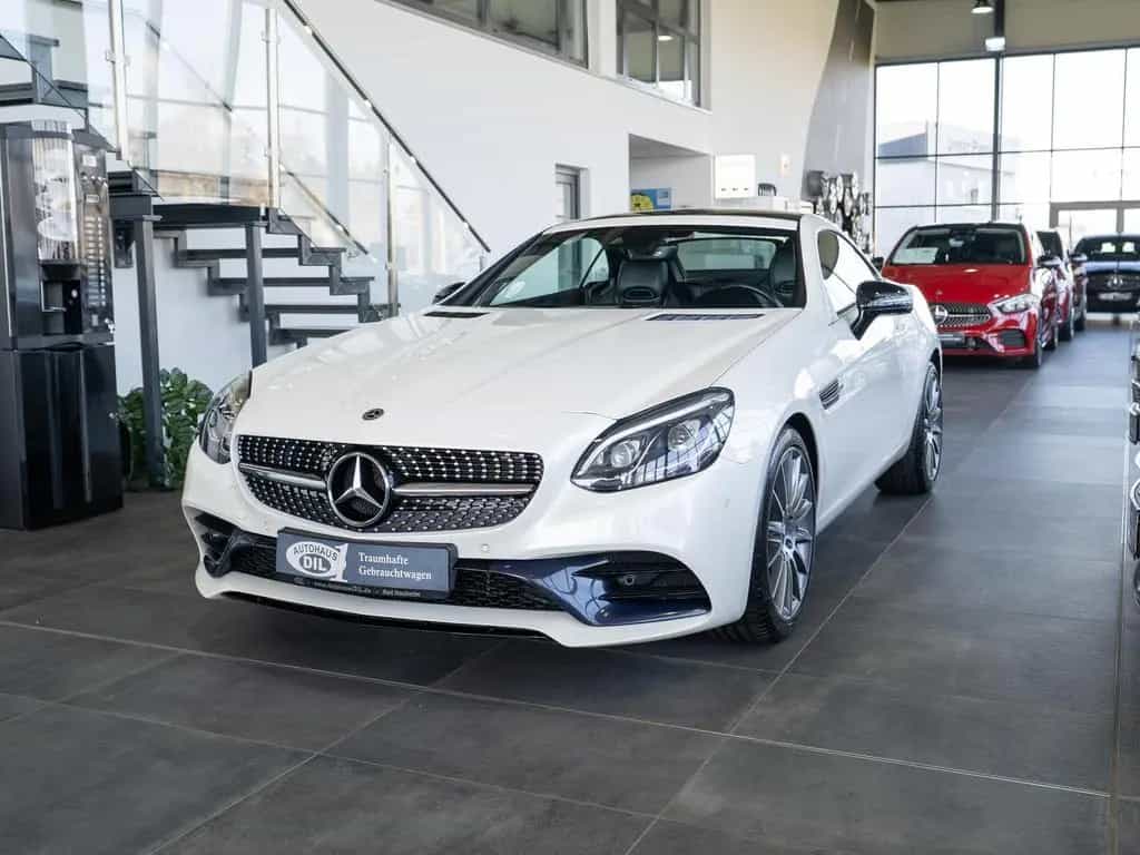 Mercedes-Benz SLC-Class 300 9G-TRONIC *LEDER*AMG*AIRSCARF*MEMORY* 07/2018-photo-1