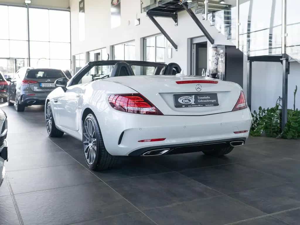 Mercedes-Benz SLC-Class 300 9G-TRONIC *LEDER*AMG*AIRSCARF*MEMORY* 07/2018-photo-4