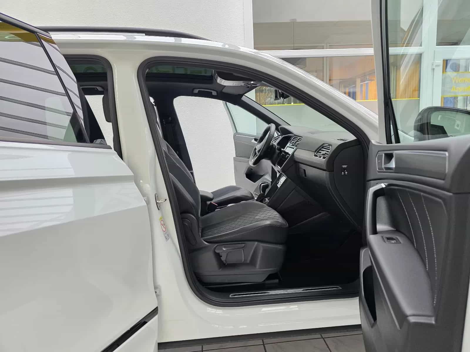 Volkswagen Tiguan Allspace 02/2022-photo-21