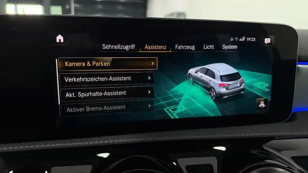 Mercedes-Benz A 200 AMG Line/Ambiente/RFK/Leder/MBUX/LED/Navi 10/2018-photo-22