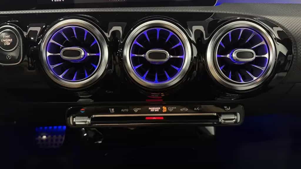 Mercedes-Benz A 200 AMG Line/Ambiente/RFK/Leder/MBUX/LED/Navi 10/2018-photo-26