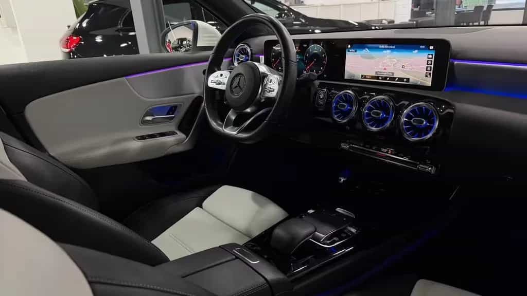 Mercedes-Benz A 200 AMG Line/Ambiente/RFK/Leder/MBUX/LED/Navi 10/2018-photo-3