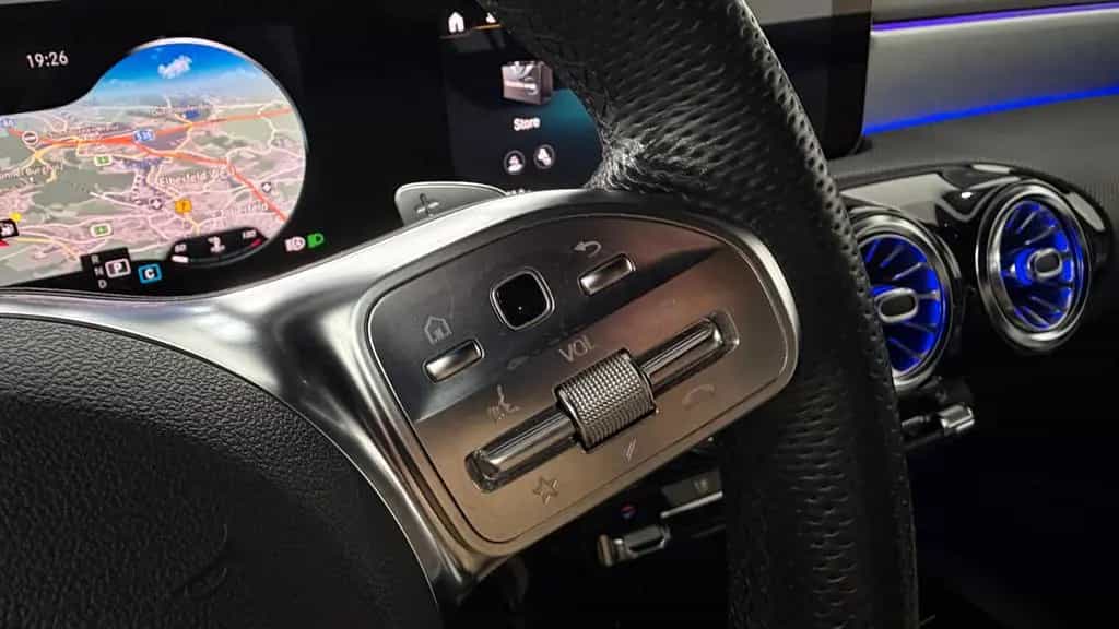 Mercedes-Benz A 200 AMG Line/Ambiente/RFK/Leder/MBUX/LED/Navi 10/2018-photo-34
