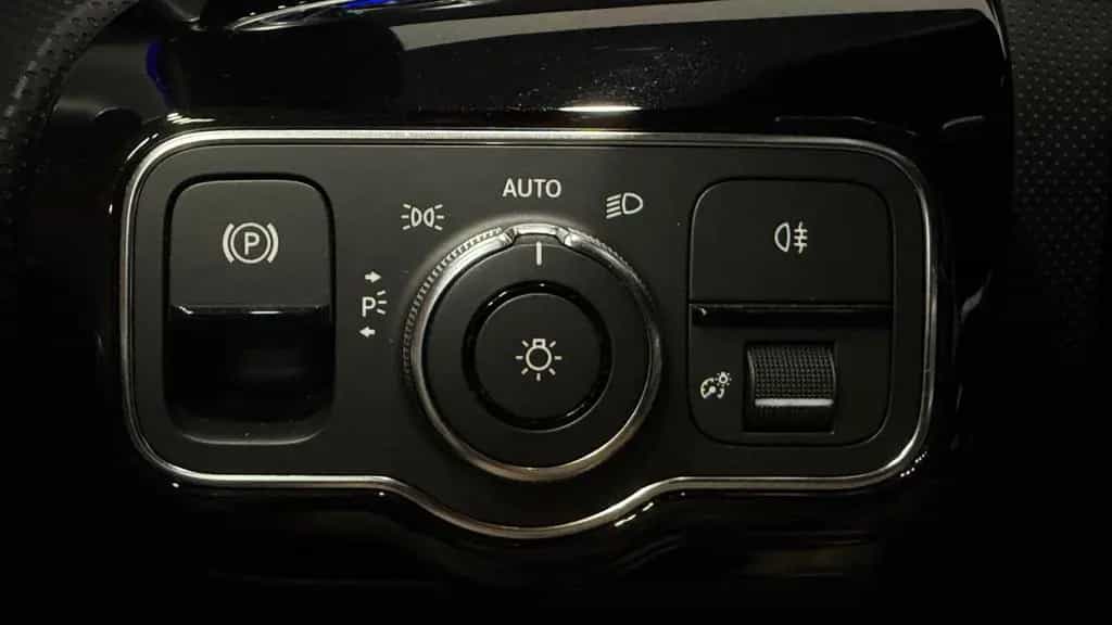 Mercedes-Benz A 200 AMG Line/Ambiente/RFK/Leder/MBUX/LED/Navi 10/2018-photo-35