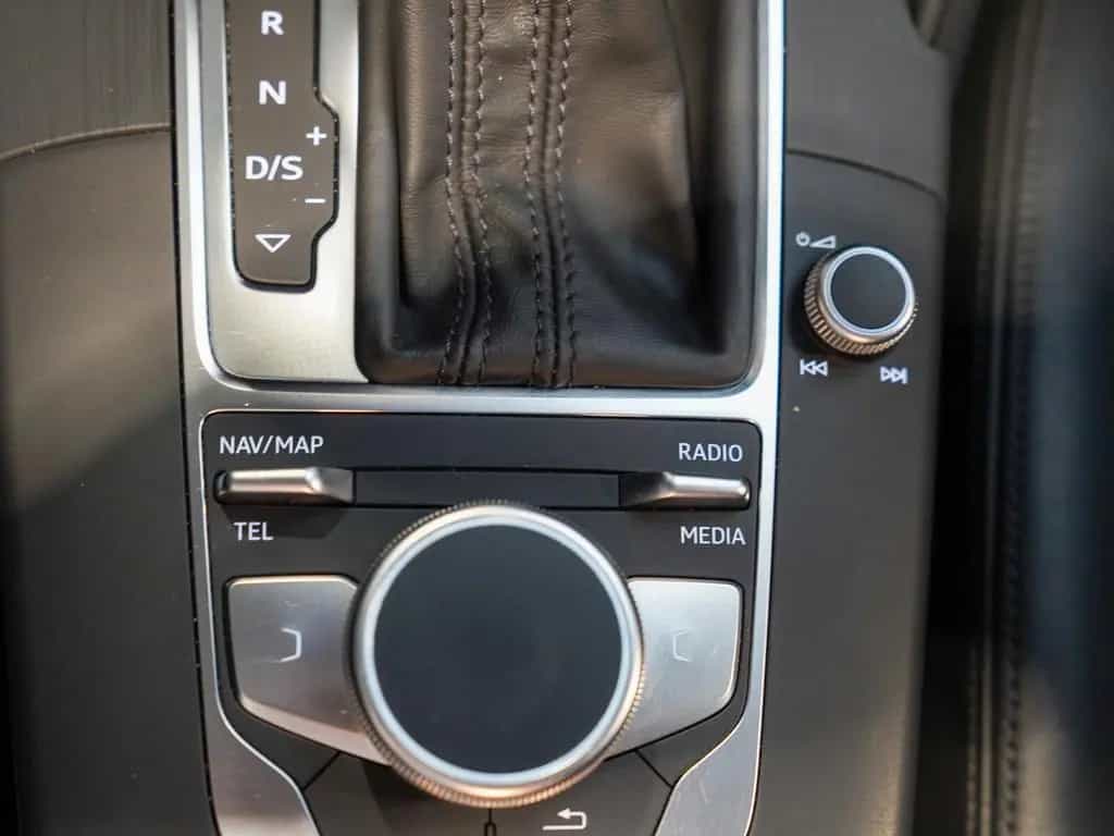 Audi A3 Cabrio 1.4 TFSI sport Xenon Windschott Navi 05/2018-photo-23