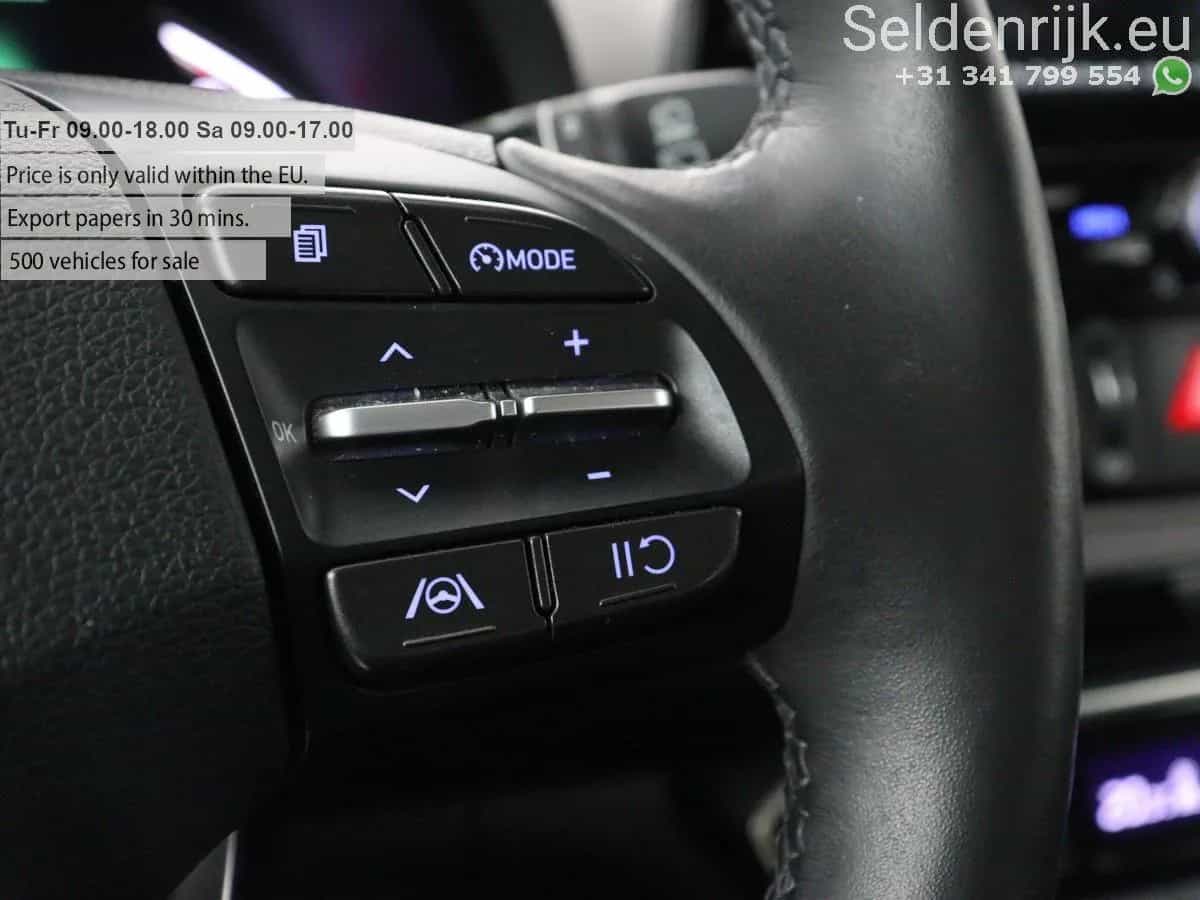 Hyundai i30 12/2022-photo-13