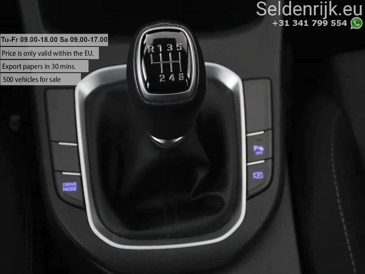 Hyundai i30 12/2022-photo-15