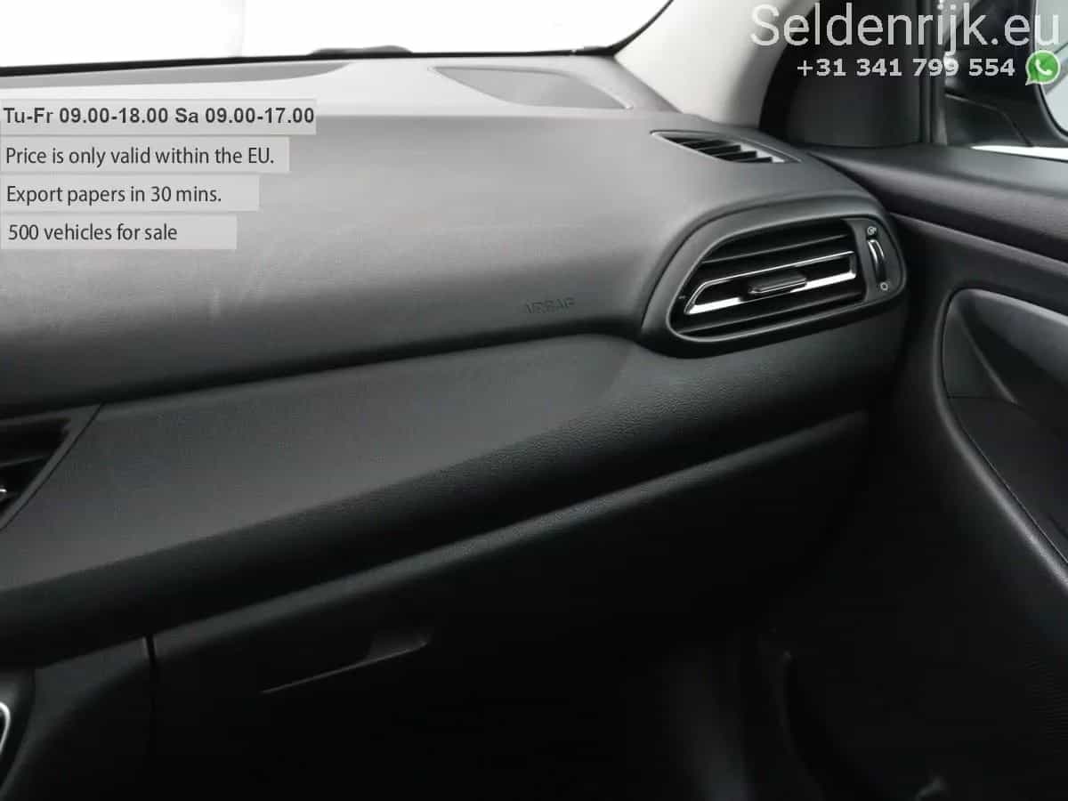 Hyundai i30 12/2022-photo-20