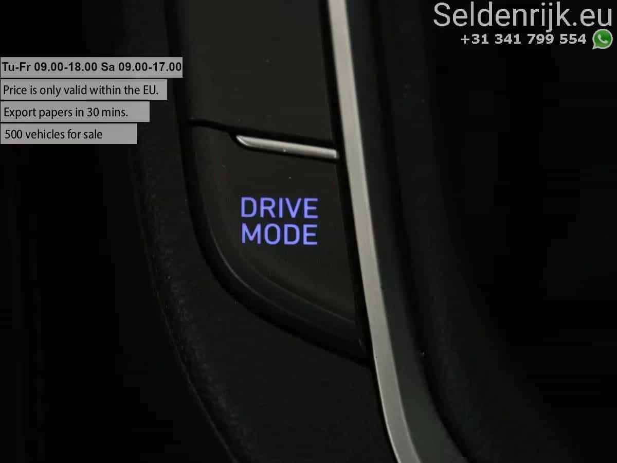 Hyundai i30 12/2022-photo-21