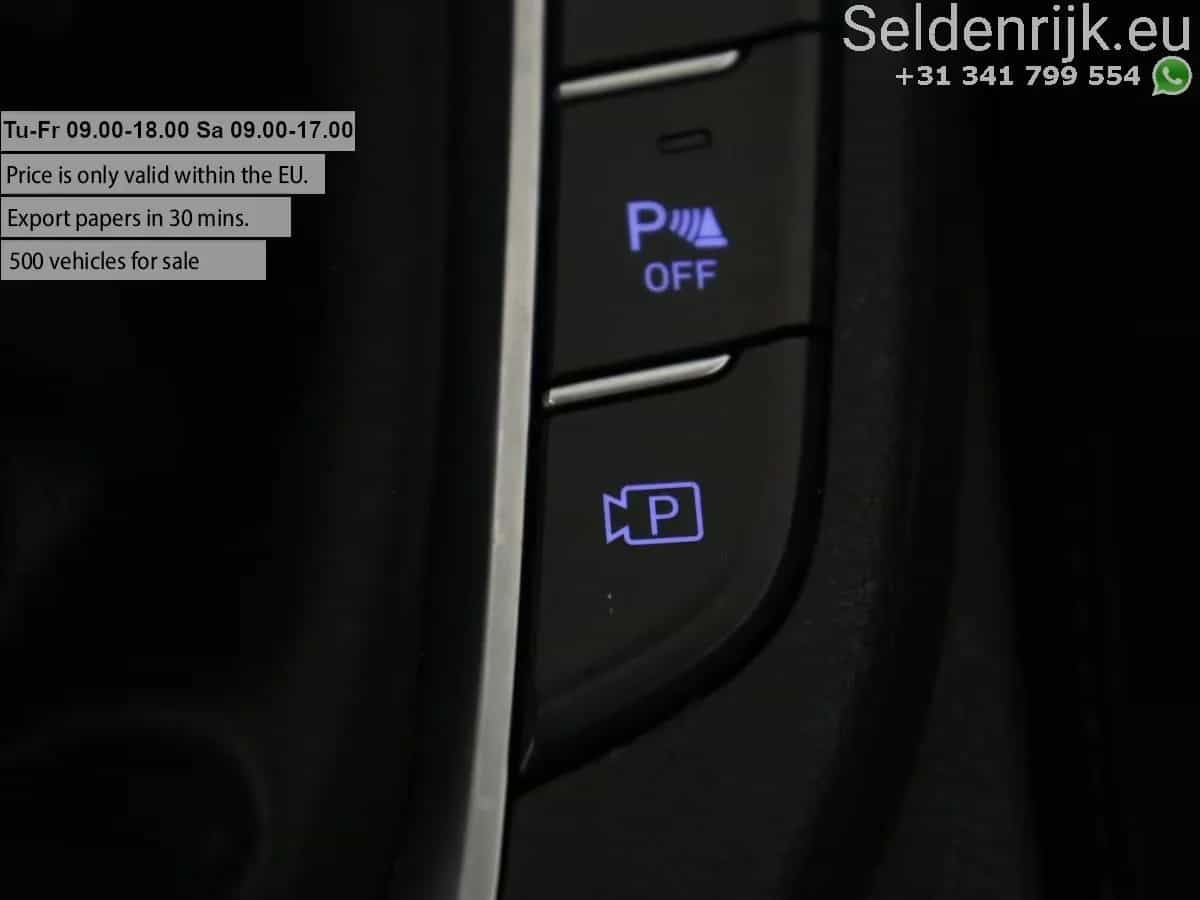 Hyundai i30 12/2022-photo-22