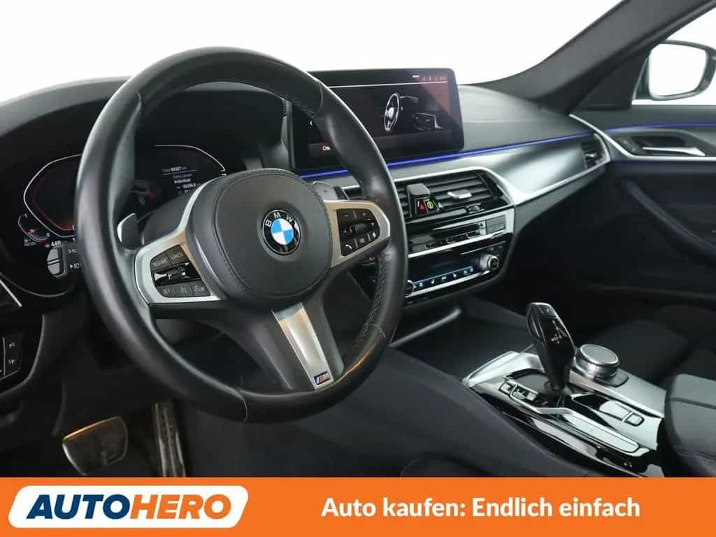BMW 520 d Mild-Hybrid xDrive M Sport Aut*NAVI*LED*CAM 01/2022-photo-10