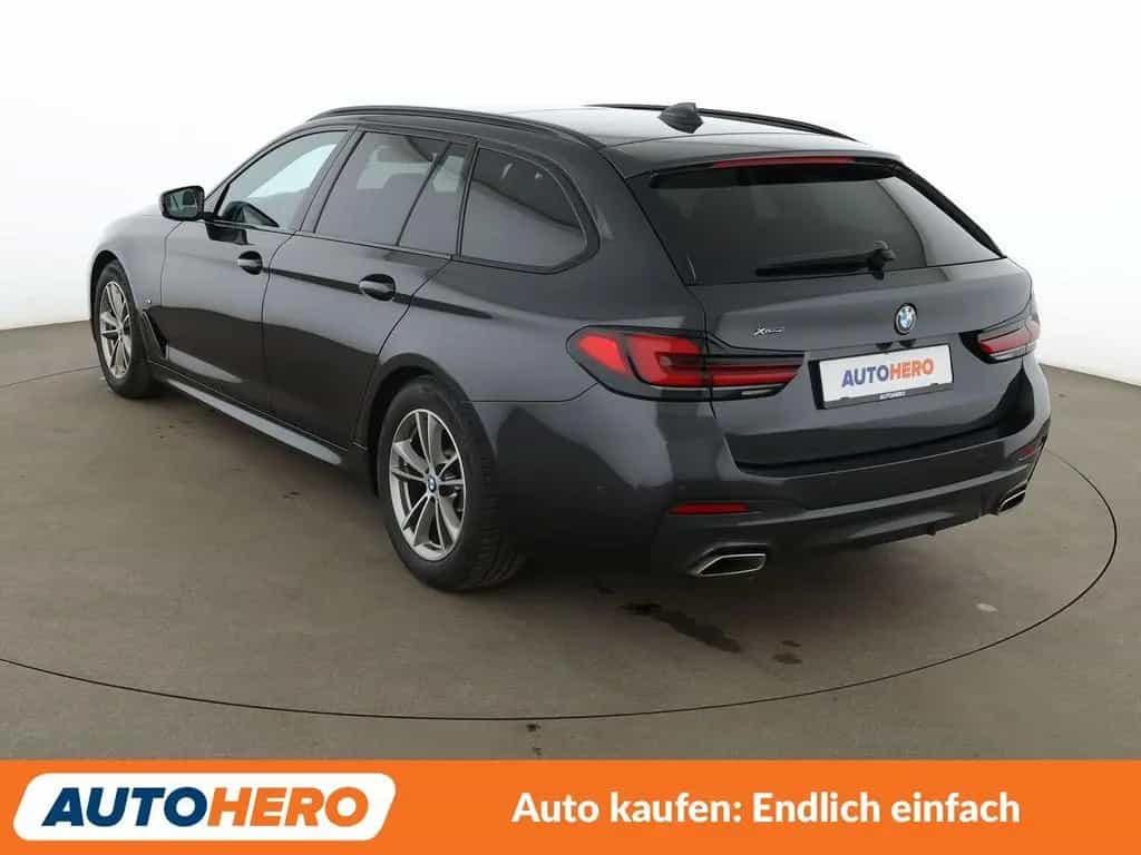 BMW 520 d Mild-Hybrid xDrive M Sport Aut*NAVI*LED*CAM 01/2022-photo-3