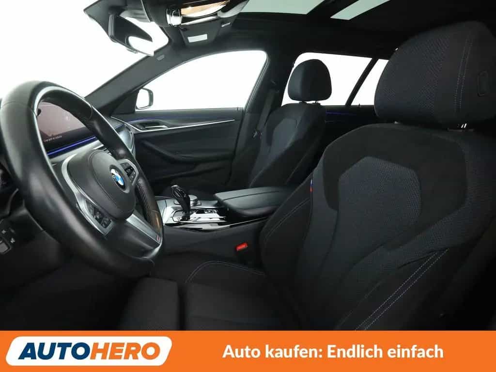 BMW 520 d Mild-Hybrid xDrive M Sport Aut*NAVI*LED*CAM 01/2022-photo-9
