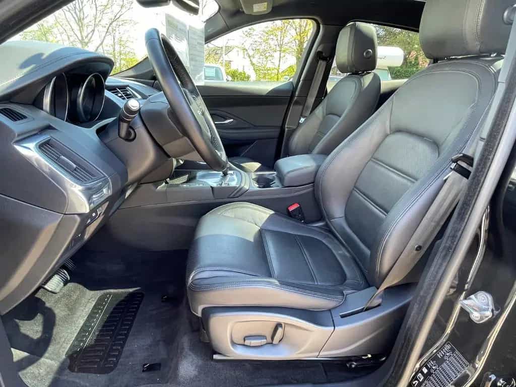 Jaguar E-Pace P250 AWD"BLACK PACK"+Panorama+KAMERA+2.Hd 09/2018-photo-17