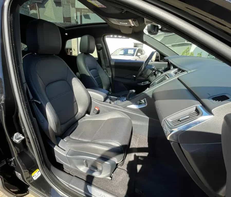 Jaguar E-Pace P250 AWD"BLACK PACK"+Panorama+KAMERA+2.Hd 09/2018-photo-28