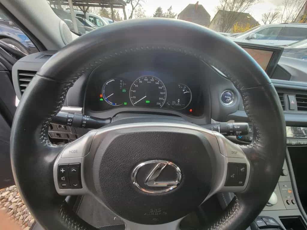 Lexus CT 200h Dynamic *Navi *Leder *Kamera *Scheckheft 11/2011-photo-8