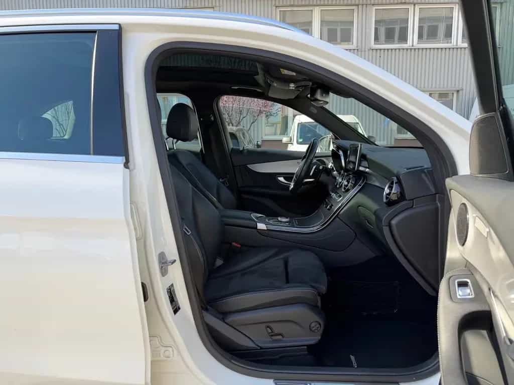 Mercedes-Benz GLC-Class 250 4Matic Pano Kamera LED AHK 01/2019-photo-14