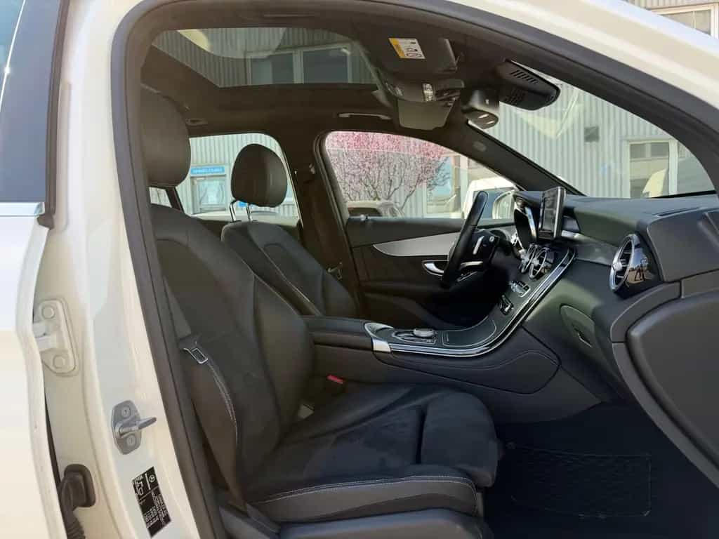 Mercedes-Benz GLC-Class 250 4Matic Pano Kamera LED AHK 01/2019-photo-15