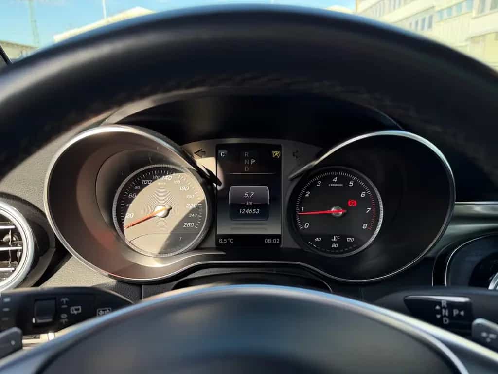 Mercedes-Benz GLC-Class 250 4Matic Pano Kamera LED AHK 01/2019-photo-9