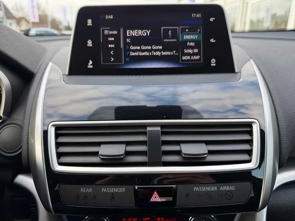 Mitsubishi Eclipse Cross 1.5 T-MIVEC Sitzheizung AHK Kamera 07/2020-photo-23