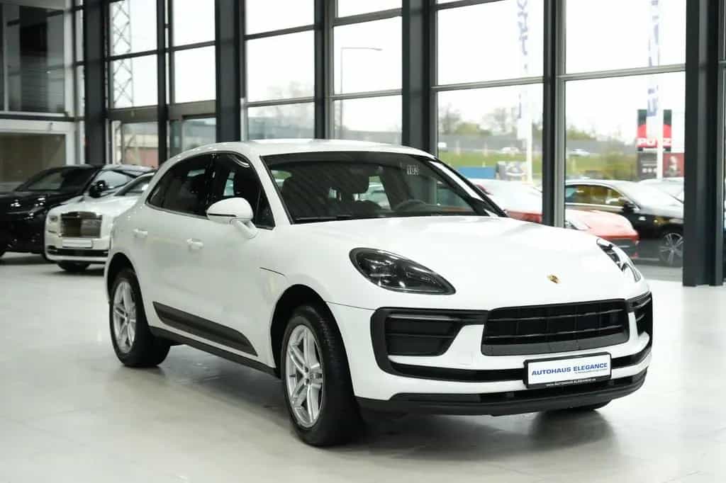 Porsche Macan 10/2022-photo-0
