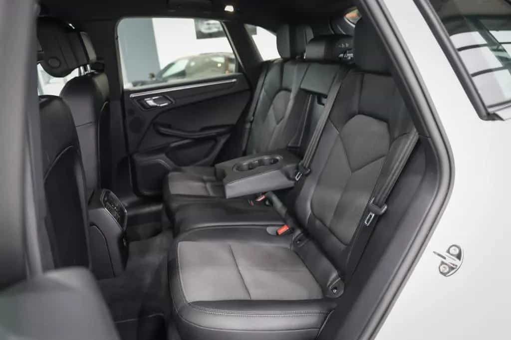Porsche Macan 10/2022-photo-10