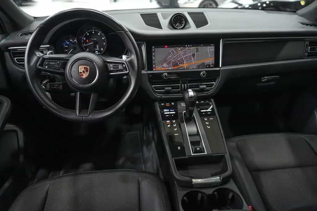 Porsche Macan 10/2022-photo-11