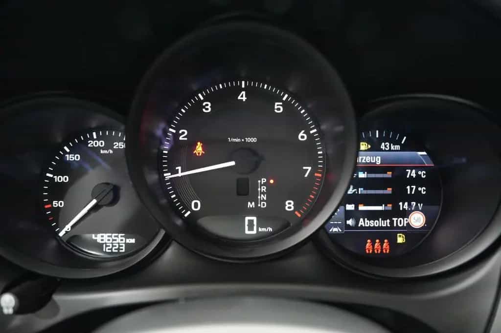 Porsche Macan 10/2022-photo-14