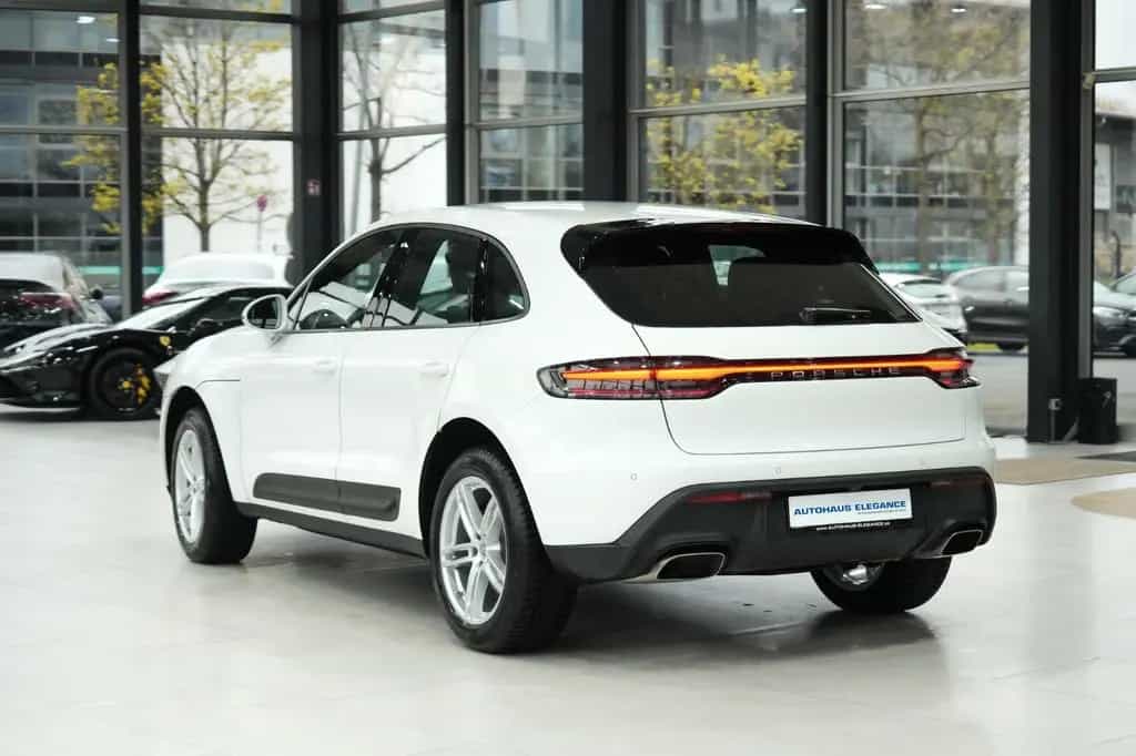 Porsche Macan 10/2022-photo-2