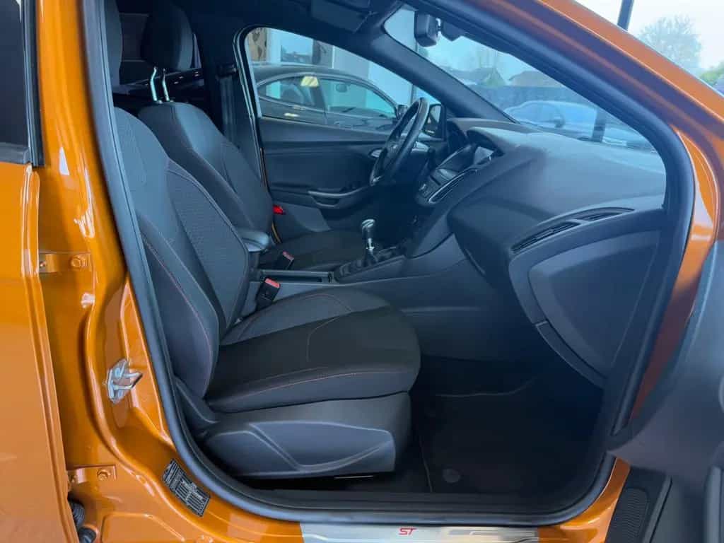 Ford Focus Lim. ST-Line Klimaauto Tempomat SHZ 01/2018-photo-13