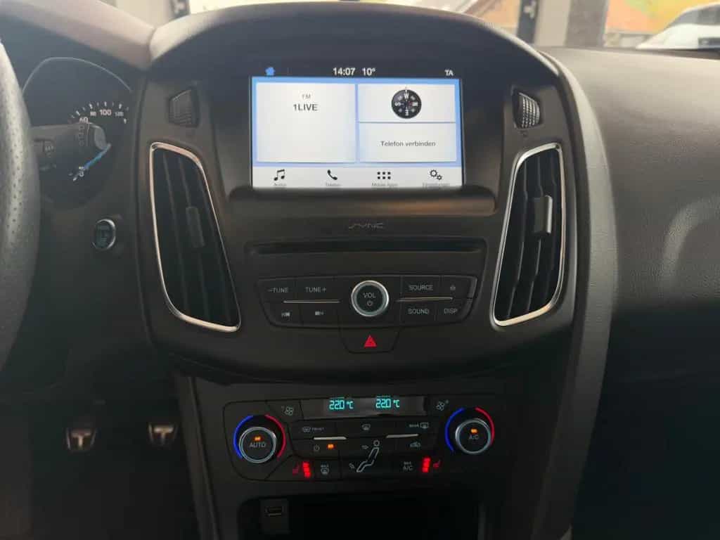 Ford Focus Lim. ST-Line Klimaauto Tempomat SHZ 01/2018-photo-14