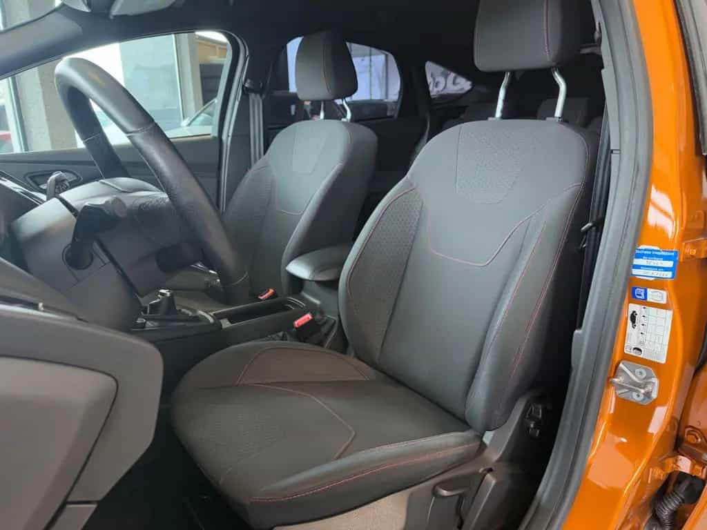 Ford Focus Lim. ST-Line Klimaauto Tempomat SHZ 01/2018-photo-3