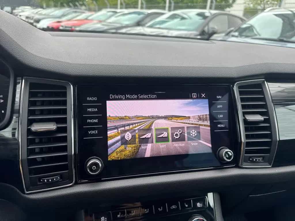 Skoda Kodiaq Drive 125 4x4 WR Navi App ACC 4xSitzheizu 12/2020-photo-18