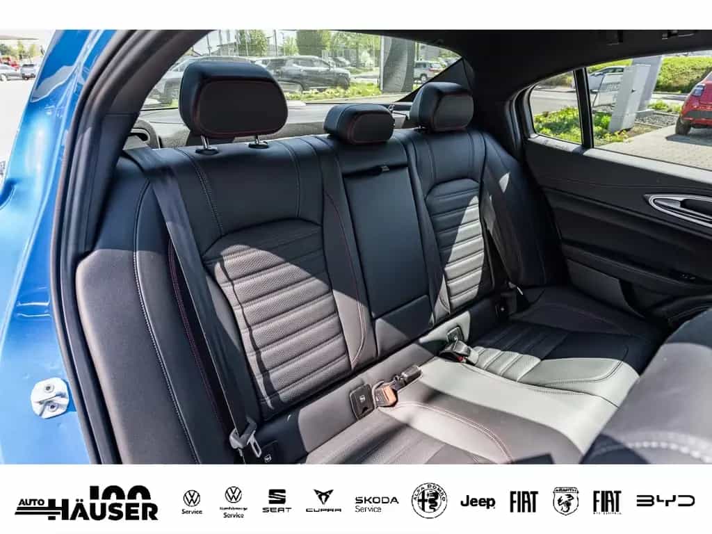 Alfa Romeo Giulia Competizione 2.0 Turbo Q4 HARMAN-KARDON E 10/2023-photo-12