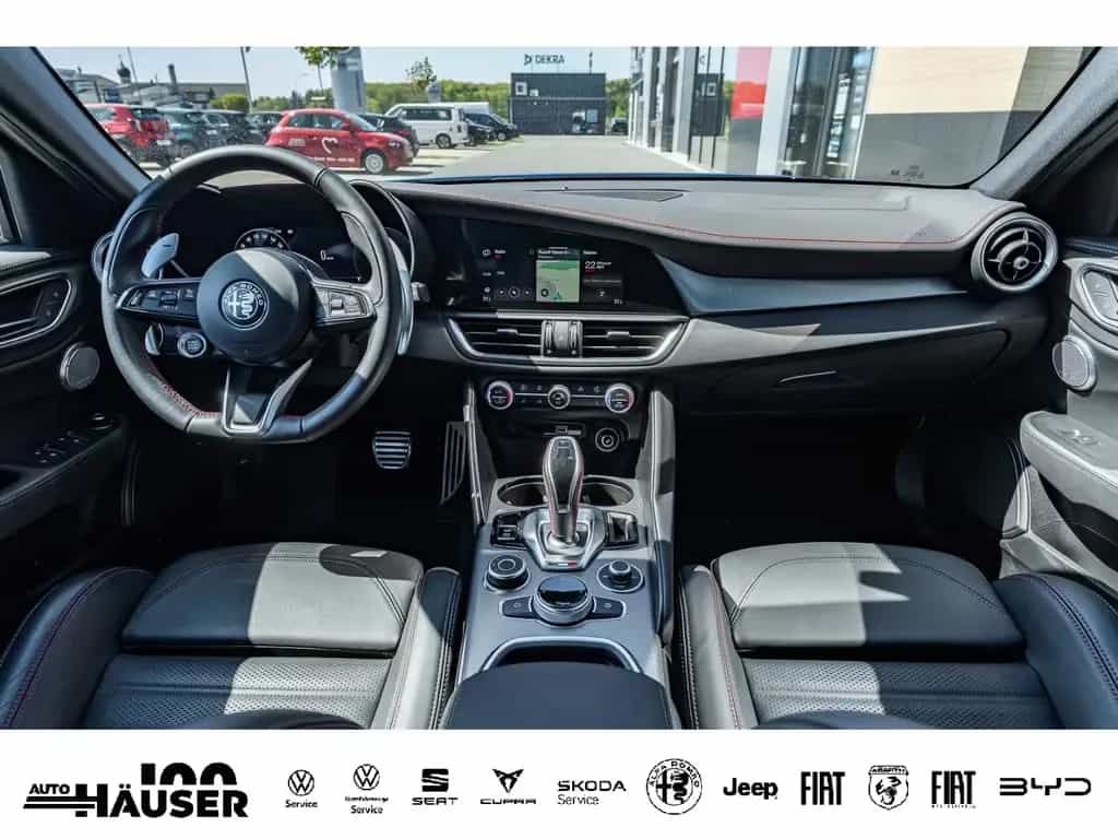 Alfa Romeo Giulia Competizione 2.0 Turbo Q4 HARMAN-KARDON E 10/2023-photo-15